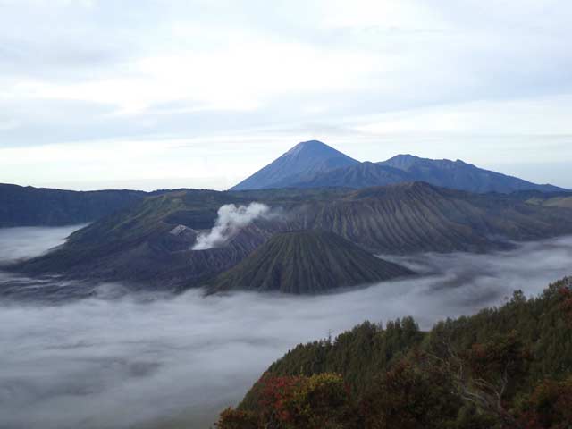 Wisata Mendaki Gunung Di Sekitar Malang Raya