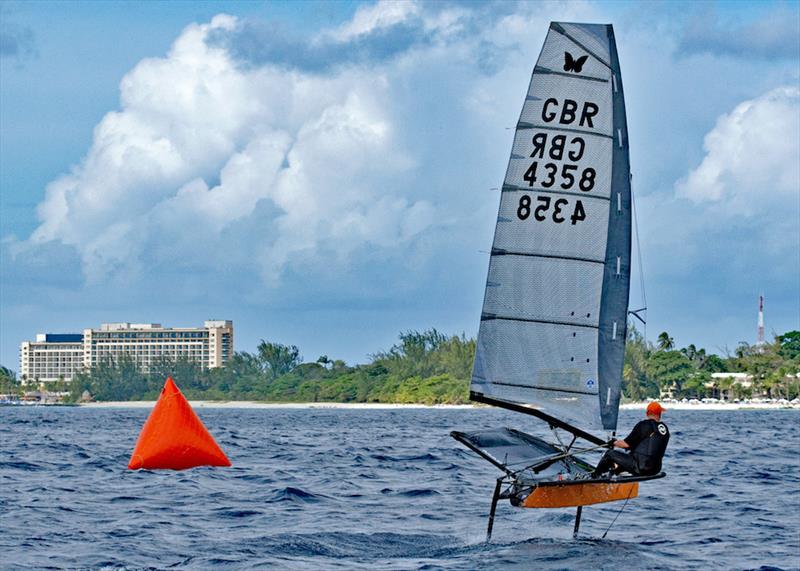 Berlayar spektakuler di Seri Balap Mount Gay Round Barbados